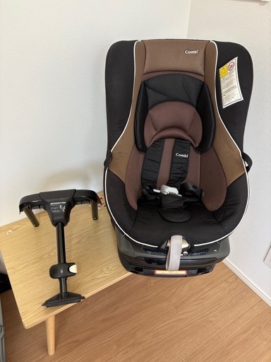 【値下げ中】コンビ　チャイルドシート　ゼウスターン　回転式　新生児から
