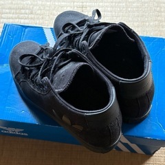 adidasスニーカーの画像