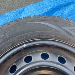 タイヤ　スタッドレスタイヤの画像