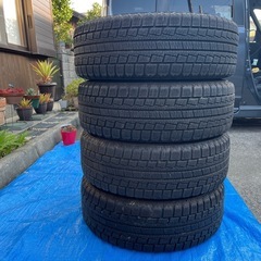 タイヤ　スタッドレスタイヤの画像