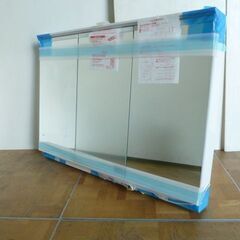 【未使用品】TOTO オクターブ 洗面化粧台 ミラーキャビネット 鏡 収納 間口1200mm 水栓 洗面台 内装 リフォーム Octave 3面鏡 水栓金具無しの画像