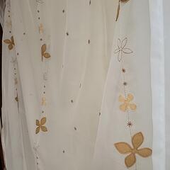 フェルト刺繍花🌸模様　レースカーテンの画像