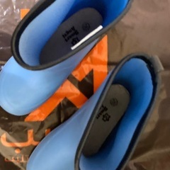 レインコートとレインブーツの画像