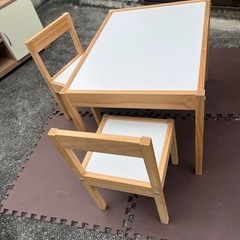 IKEA   子供用　テーブル　イス