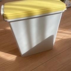 オムツ用密封ゴミ箱の画像