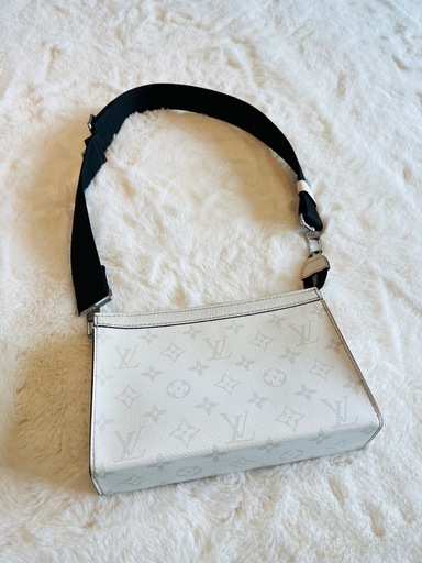 正規品 LouisVuitton ガストン・ウェアラブル ウォレット モノグラム