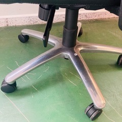 デスクチェア　ビジネスチェア　オフィスチェア　在庫2脚の画像