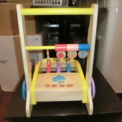 ミテミテ 木製押し車 手押し車 カタカタ 西松屋 歩行器の画像