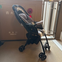 Aprica ベビーカーの画像