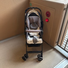 Aprica ベビーカーの画像