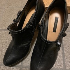 R&E ショートブーツ　黒　23.5 あげます！