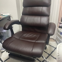フットレスト付き 
オフィスチェア ゲーミングチェア 