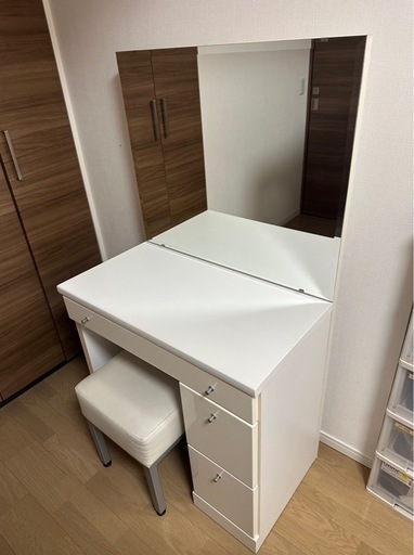 ドレッサー椅子付き　配送可能