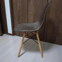 イームズ シェルサイドチェアの画像