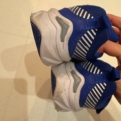 スニーカー　16cm 瞬足　の画像