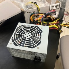 玄人志向 KRPW-L5-600W 80PLUS電源ユニットの画像