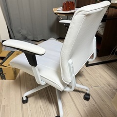 椅子24年購入少し色が染まったの画像
