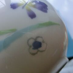 ◎HANAIORI（花庵）陶器、紫のソーサと花柄碗が特徴（画像２）、〇5点、箱入り未使用、画像の物、★お手数をおかけしますプロフィール必読ですの画像