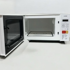 電子レンジ【配達無料お届け設置接続出来ます💫都内近郊🚚】2023年新品購入品✨フラットテーブル💫全国Hzフリー仕様✨除菌クリーニング済み✨超極美品✨他にも冷蔵庫.洗濯機.電子レンジ.オーブン電子レンジ.炊飯器.テーブル&椅子.机&チェアー.ベット&マットレス.ドレッサーなど多種多様な美品が有ります✨お気軽にお問い合わせ下さい💫の画像