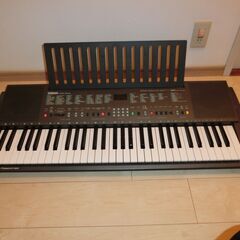 ヤマハの電子ピアノ　PSR-300