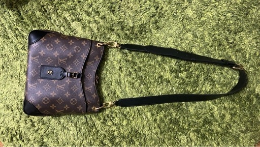 VUITTON ショルダーバッグ
