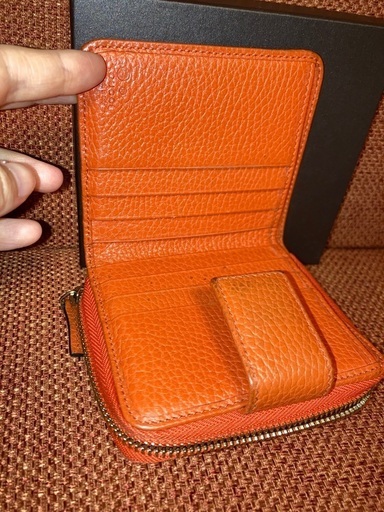 GUCCI 二つ折り財布　財布
