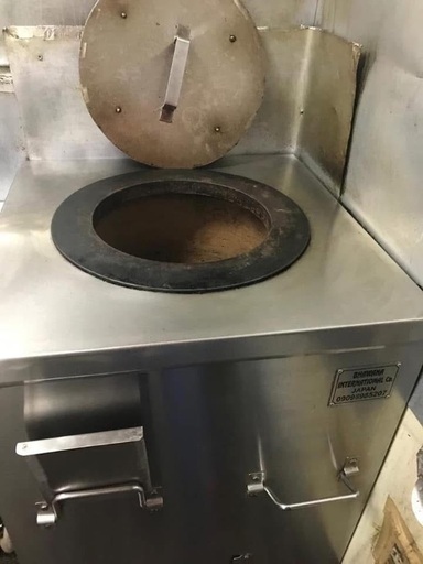 インドのタンドール（オーブン）