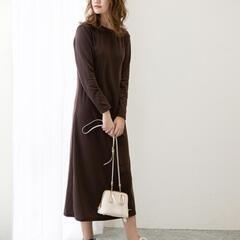 数回着用のみ★シンプル！無地長袖ロングワンピース☆の画像