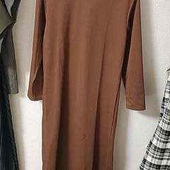 数回着用のみ★シンプル！無地長袖ロングワンピース☆の画像