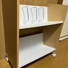 キャスター付き本棚