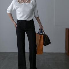 ほぼ未使用！！【Anss.me】バックオープンスクエアネックストラップTシャツの画像