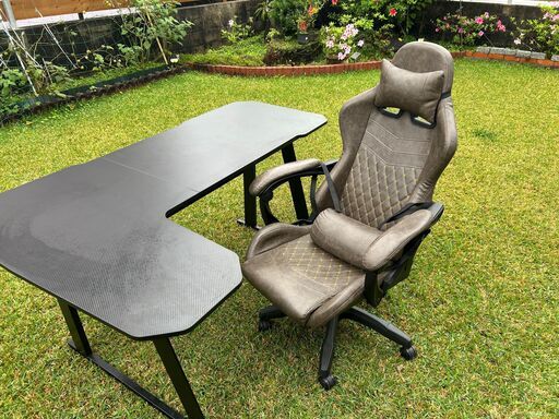 ゲーミングチェア　デスク