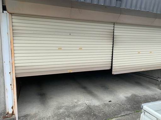 車庫　シャッター