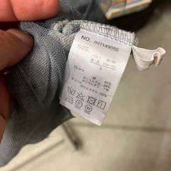 K2504-055 配送不可　mily bilet シアートップス 半袖 グレー シルバー サイズ:Ｌ ほつれ有りの画像