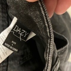 K2504-056 配送不可　DAZY ワイドデニムパンツ ブラック サイズ:Ｌ ほつれ有りの画像