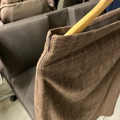 K2504-059 配送不可 UNIQLO スカート ガンクラブチェック サイズ:Ｌ ブラウン ほつれ有りの画像