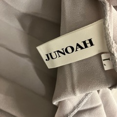 K2504-060 配送不可 JUNOAH プリーツロングスカート シルバー サイズ:Ｌ ほつれ有りの画像