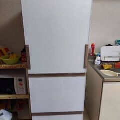 高年式　シャープ　3ドア冷蔵庫　両開きドア