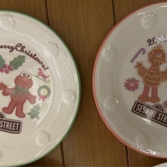 ピングー、SNOOPY、セサミのお皿の画像