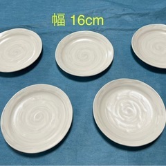 食器　皿の画像