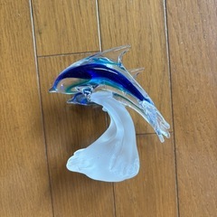 イルカの置物