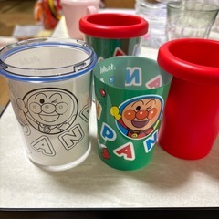 アンパンマンのコップ２つの画像