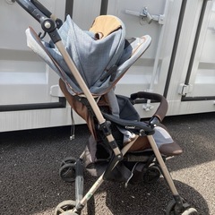 コンビ　ベビーカーの画像