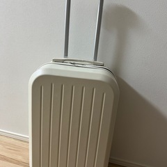 スーツケース　白