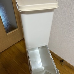 ゴミ箱　キャスター付きの画像