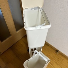 ゴミ箱　キャスター付きの画像