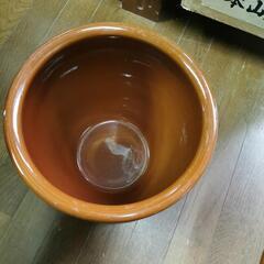 リビング 漬物容器 丸かめ 3号 5.4L 陶器 樽 ぬか漬け 梅漬け 保存容器 丸型 茶色
の画像