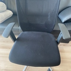 オフィスチェア　椅子の画像
