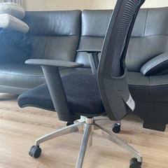 オフィスチェア　椅子の画像