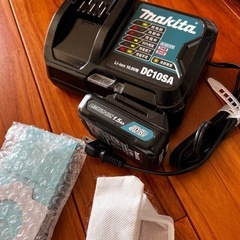 マキタ　バッテリー式掃除機（コードレス）の画像